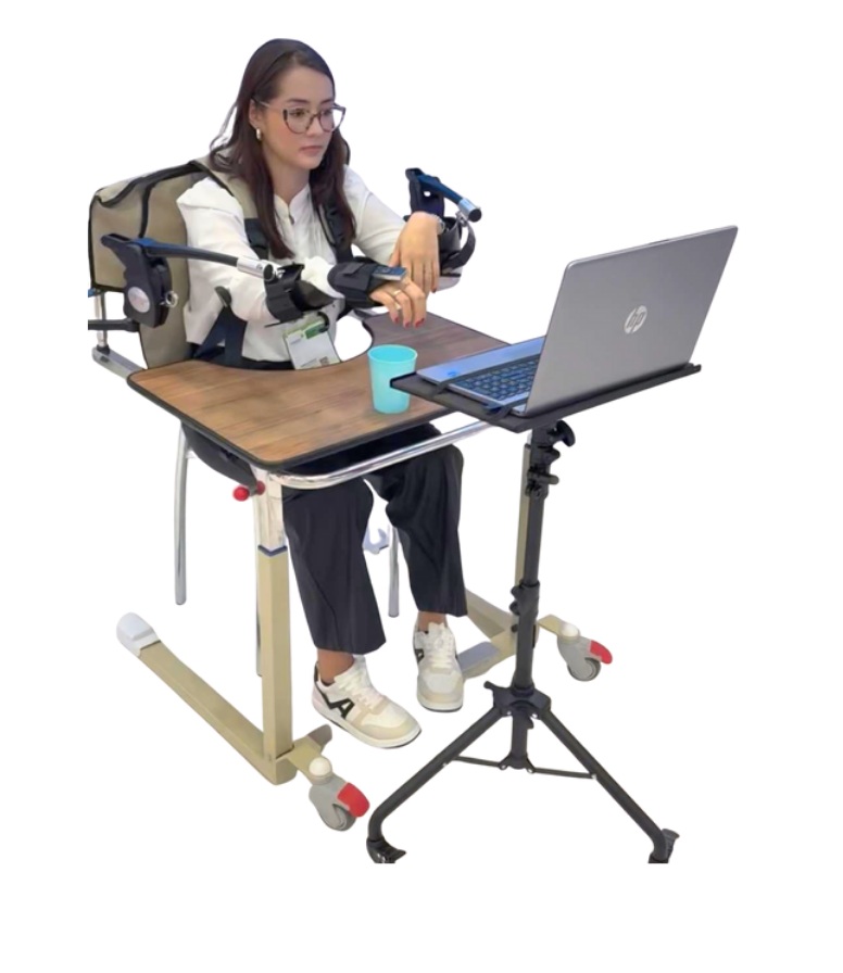 isabela computador.jpg